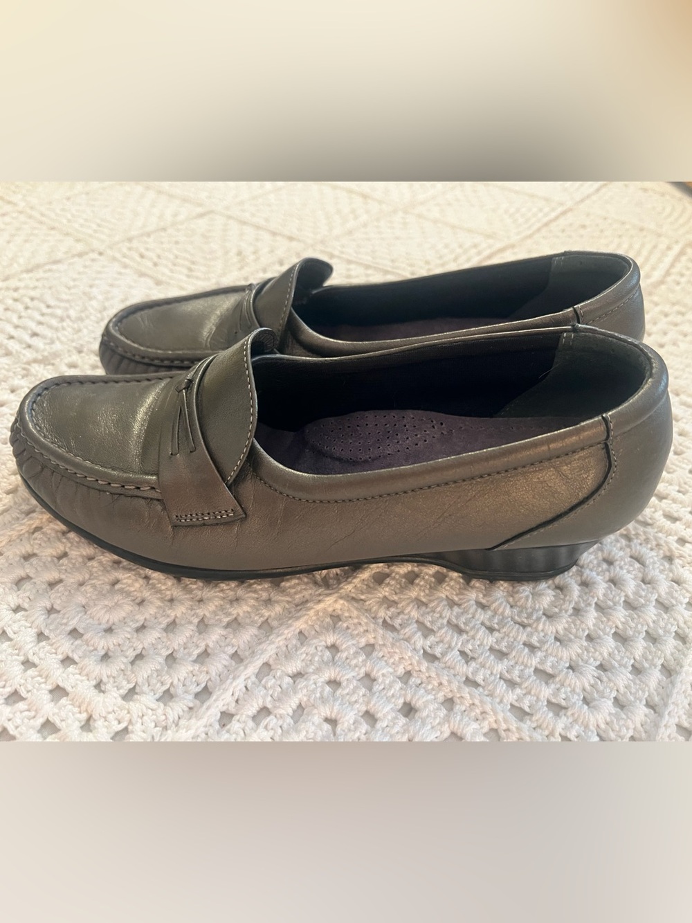 SAS Easier Loafers Women's Sz 8.5 Silver Leather Tripad